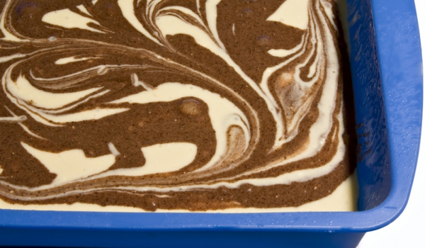 Шоколадов мраморен пирог
