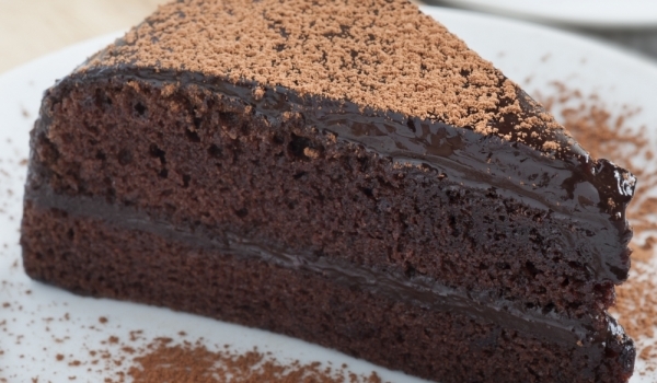 Лесна и бърза шоколадова торта