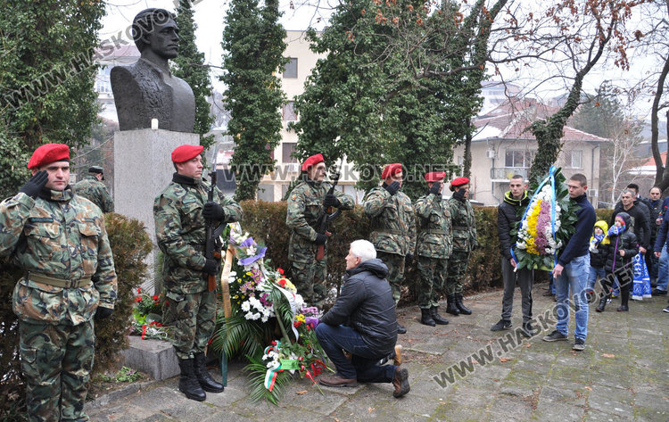 Хасково на колене пред подвига на Левски