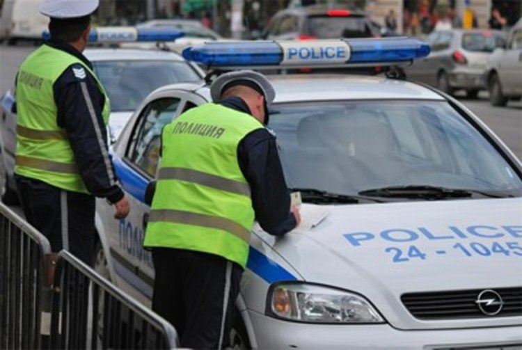 Заловиха пиян младеж без книжка на централен булевард в Димитровград 