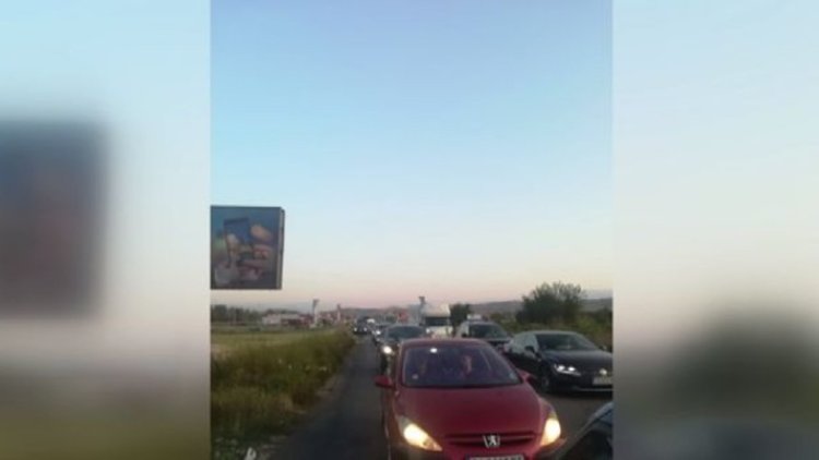 Хиляди тръгнаха към Гърция, опашки на „Кулата” 