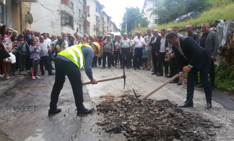 Мадан получава почти 6 млн.лв.за пътища и водопроводи в шест села