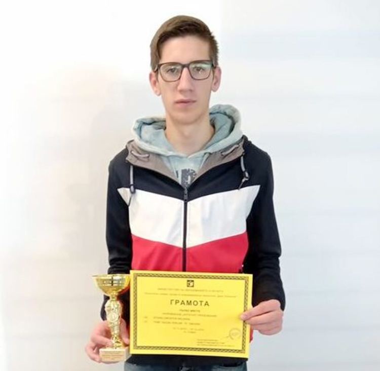 Атанас Василев спечели златно отличие на престижен турнир с проекта "Система за тестване на задачи"