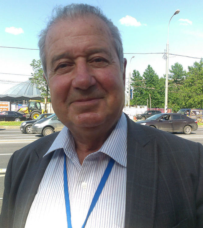 Почина акад. Благовест Сендов