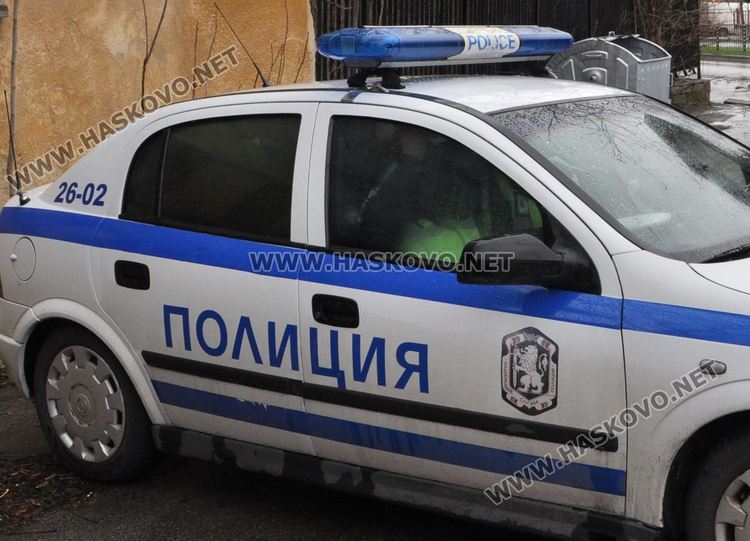 13-годишен удари трудноподвижна жена и задигна 5200 лв. от дома й 