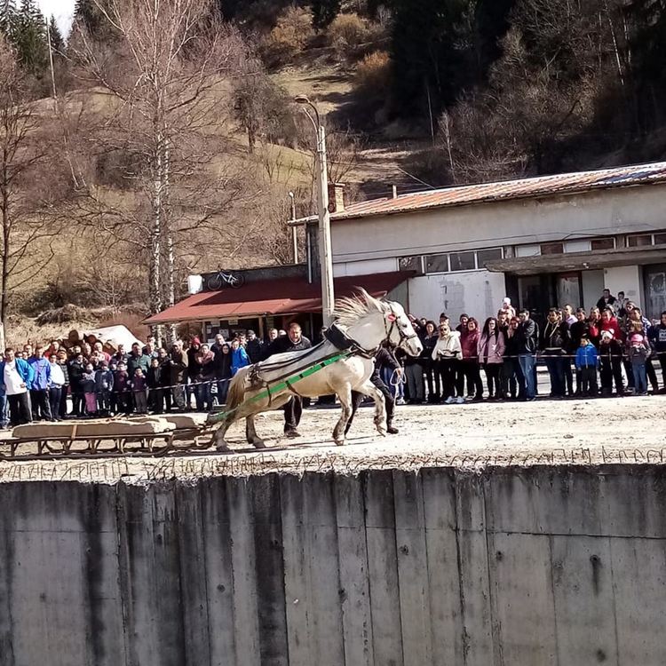 Тодорвден е! Кушии и веселби в цялата област.
