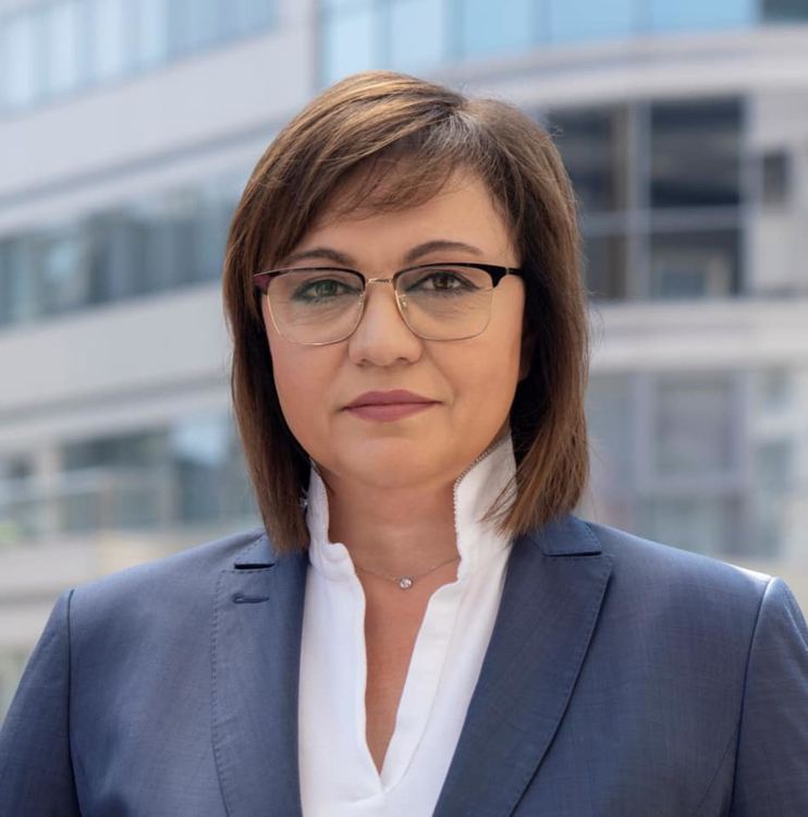 Корнелия Нинова с емоционално обръщение към гражданите в област Хасково