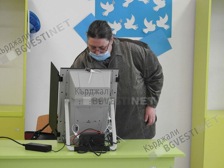 По неофициални данни: ДПС с четири мандата, ГЕРБ вземат петия