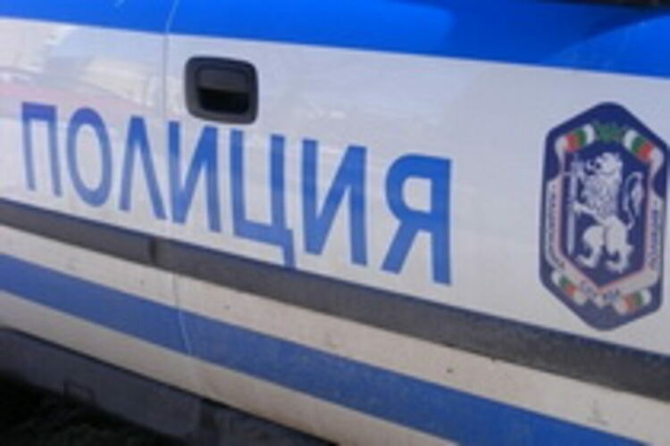 Откриха 300 литра нелегален алкохол в Асеновград 