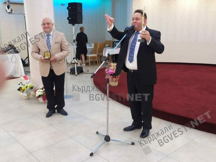 600 юбилейни грамоти за медиците от болницата в Кърджали за рождения й ден