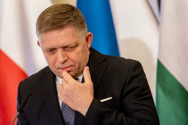 Простреляха премиера на Словакия Роберт Фицо