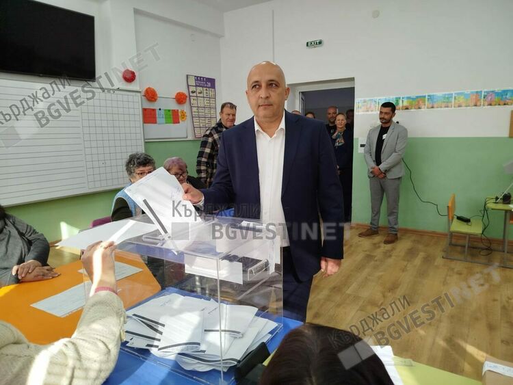 ДПС-Ново начало лиши Сокола от последната му крепост,победи го в Бастиона на Доган