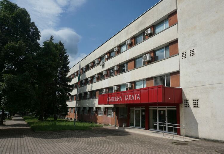 Непълнолетен кърджалиец продава дрога на съучениците си, получи условна присъда