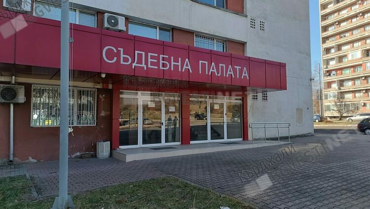 Бизнесдама от Момчилградско влага парите си в колективна находка от римски златни монети,отнася пробация и глоба