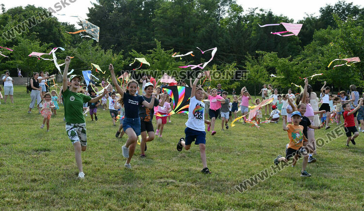 Детски смях и хвърчила превзеха парк „Ямача“