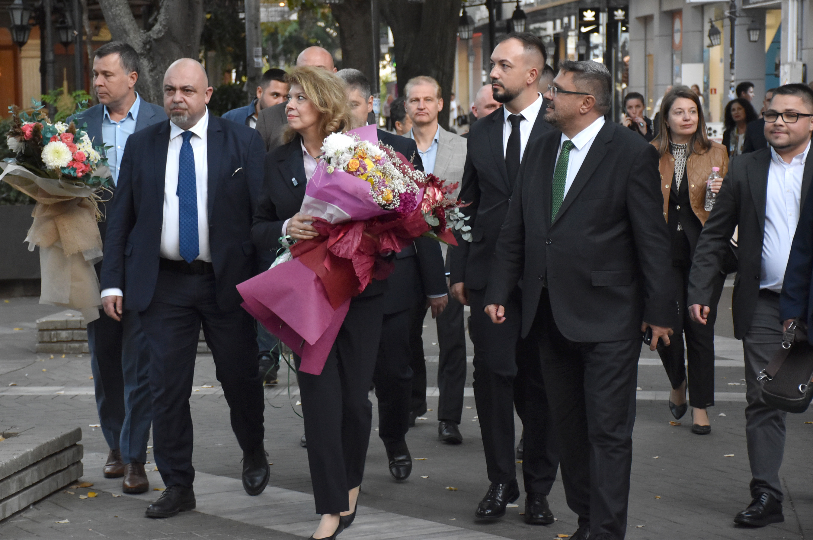 Илияна Йотова в Хасково: Доверието е най-важното в политиката, ще работим за мира в Европа и за край на войната на институциите в държавата