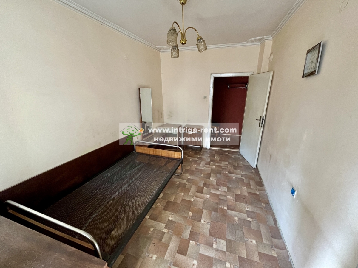 №4140 Едностаен тухлен апартамент-старо строителство за продажба в кв. Училищни, Хасково!