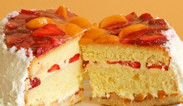 Ангелска торта с плодове