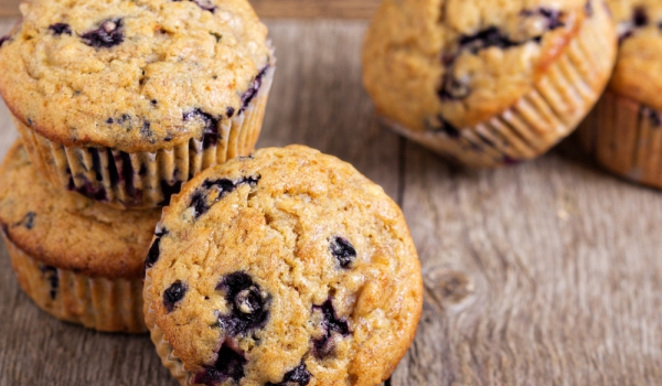 Американски мъфини с банани и боровинки