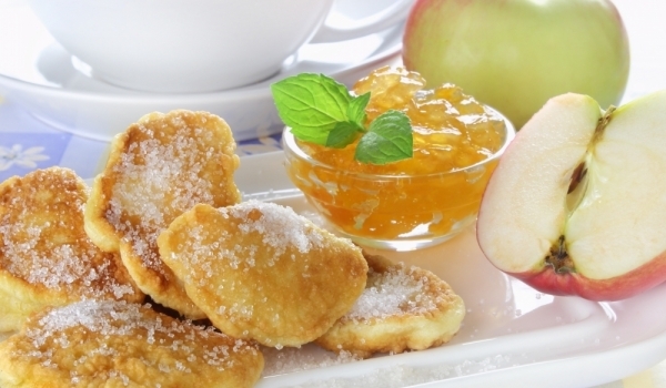 Ябълкови резени в пържено тесто