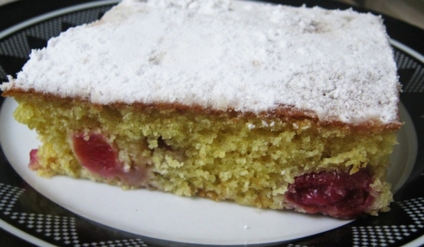 Домашен черешов сладкиш