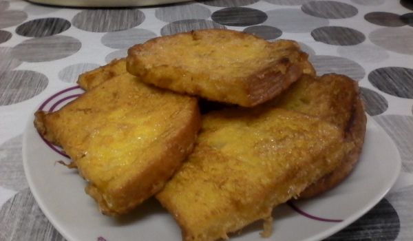 Пържени филии с прясно мляко