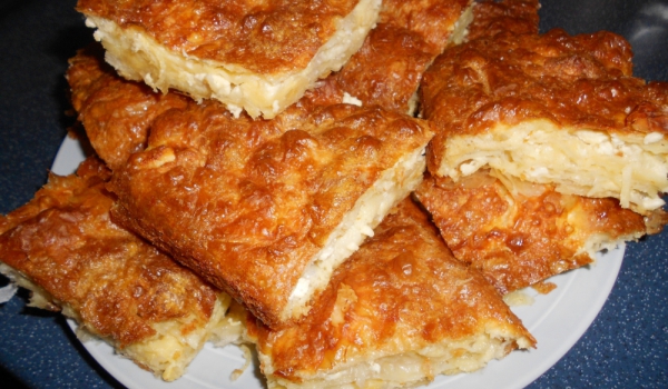 Баница с прясно и кисело мляко