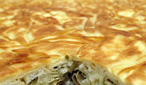 Къпана баница с готови турски кори