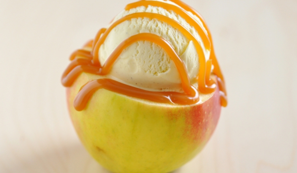 Ябълки с пълнеж от сладолед