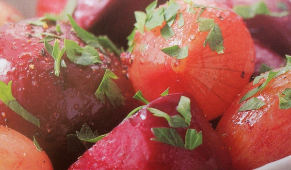 Печено червено цвекло с лукчета