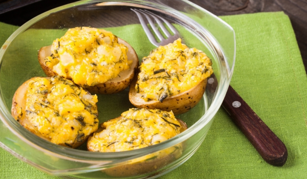 Картофи с пикантна плънка от горчица