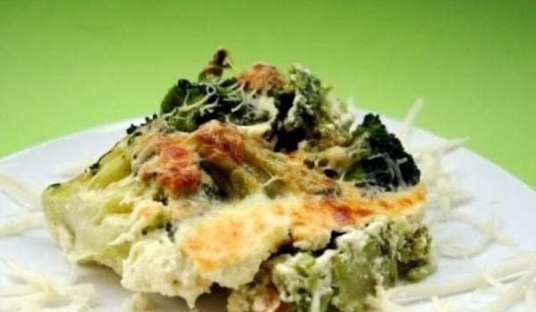 Запечени броколи с топено сирене