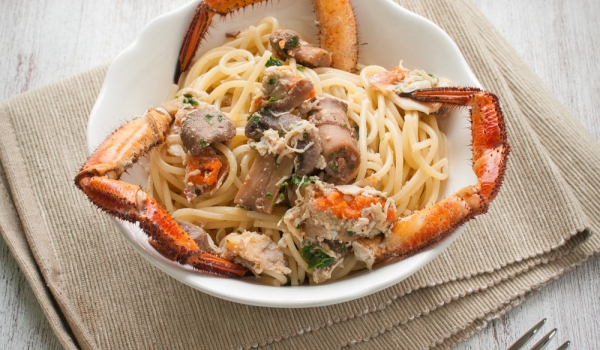 Спагети с раци и гъби