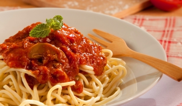 Спагети миланезе