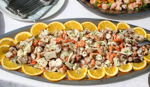 Салата от солена риба