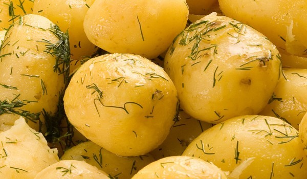 Люти картофи с лимон и чесън