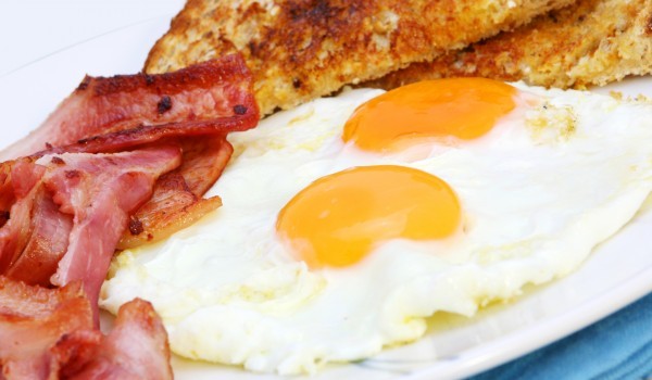 Яйца с бекон