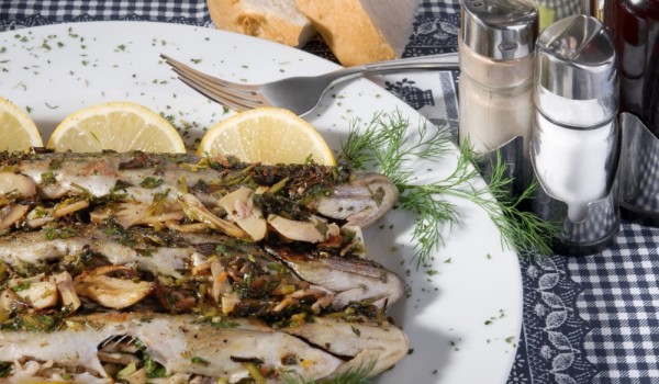 Пъстърва с орехи