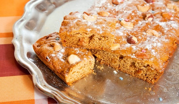 Маслен орехов сладкиш