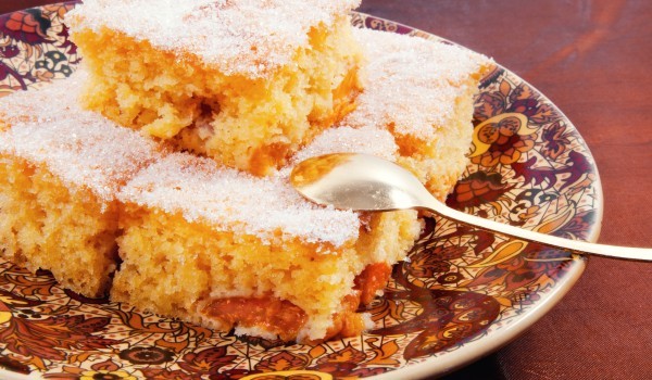 Кекс със сметана и плодове