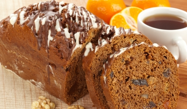 Кекс с орехи и плодове