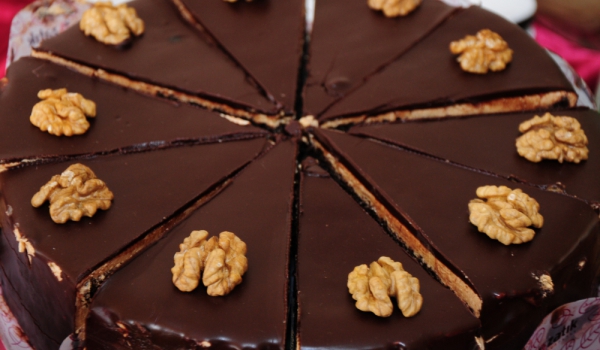 Орехова торта с кафе по руски