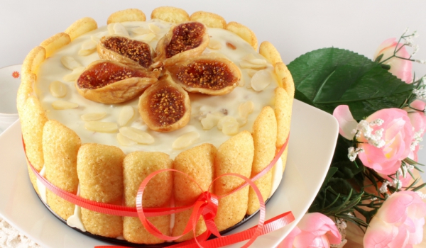 Бадемова шарлота