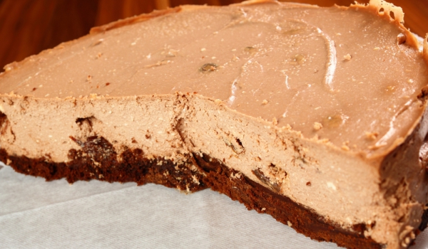 Шоколадова торта с бисквити