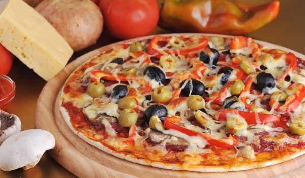 Пица с чушки и сирене