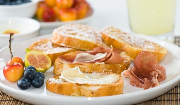 Пикантни топли сандвичи с копър